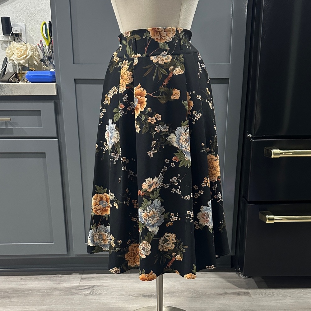 Motivi Black Floral A-Line Skirt